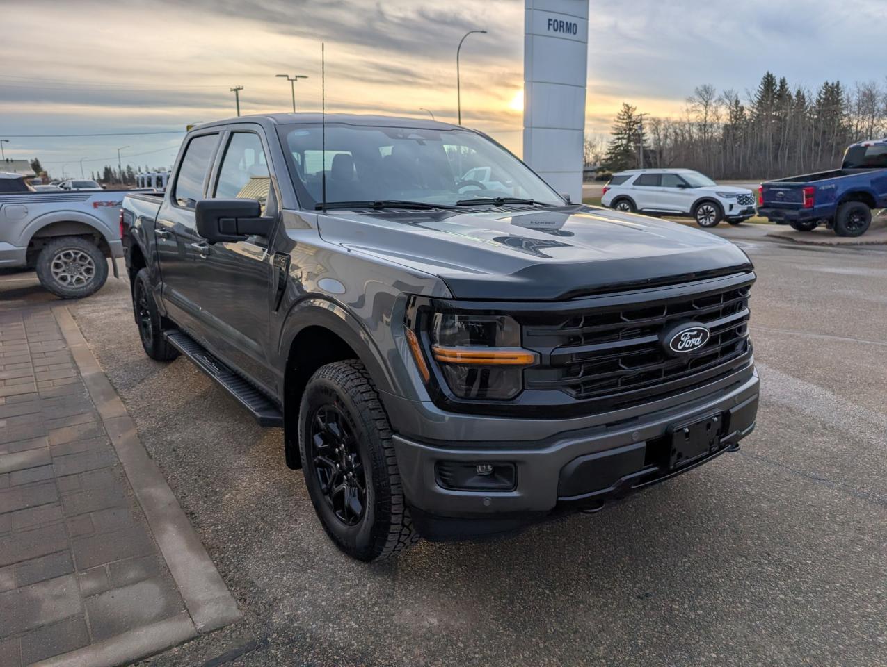 2025 Ford F-150 XLT Photo3