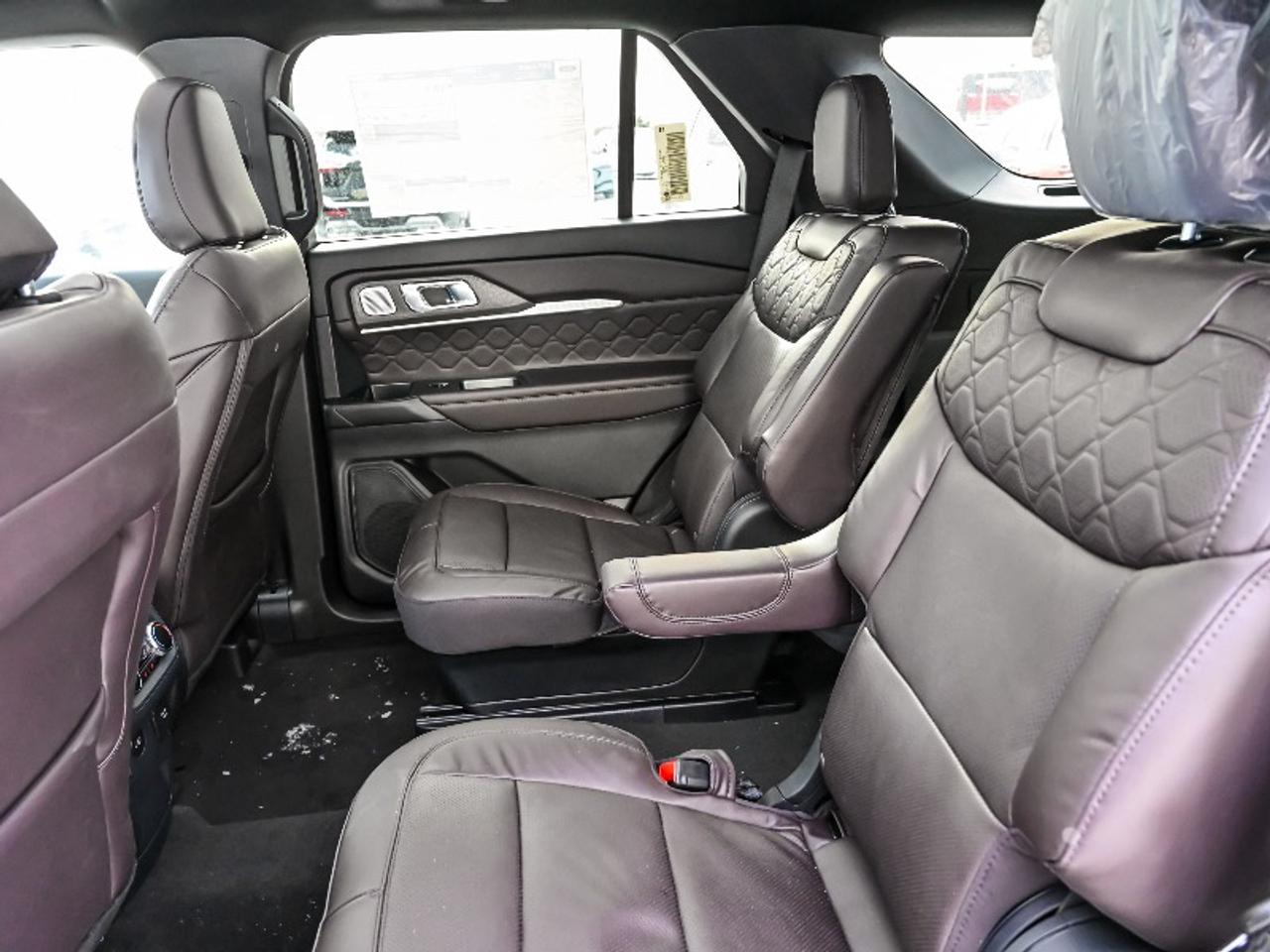 2026 Ford Explorer Platinum Photo