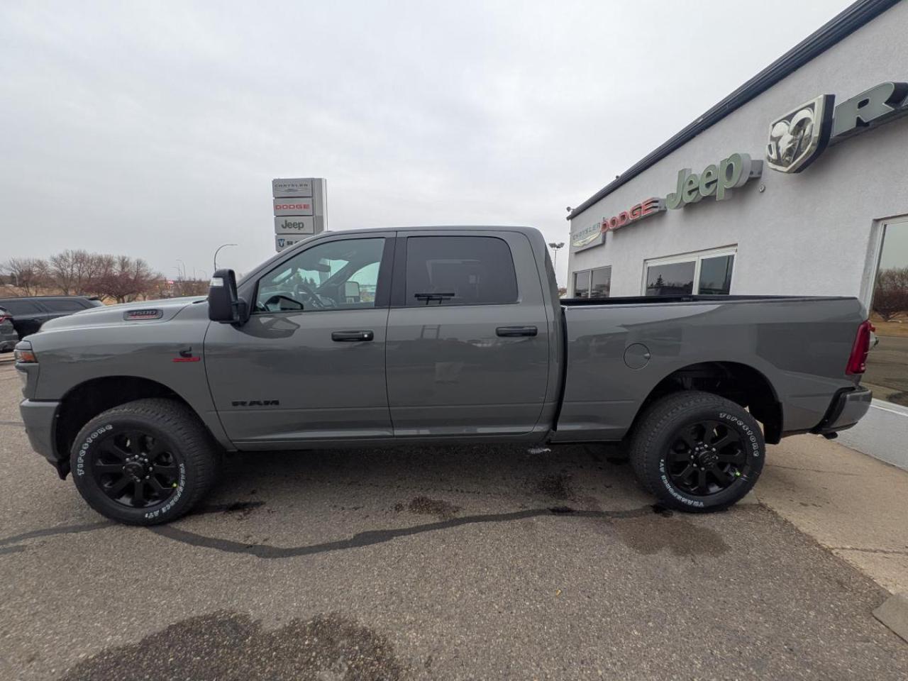 2026 RAM 3500 Big Horn 4x4 Crew Cab 6'4" Box Photo3