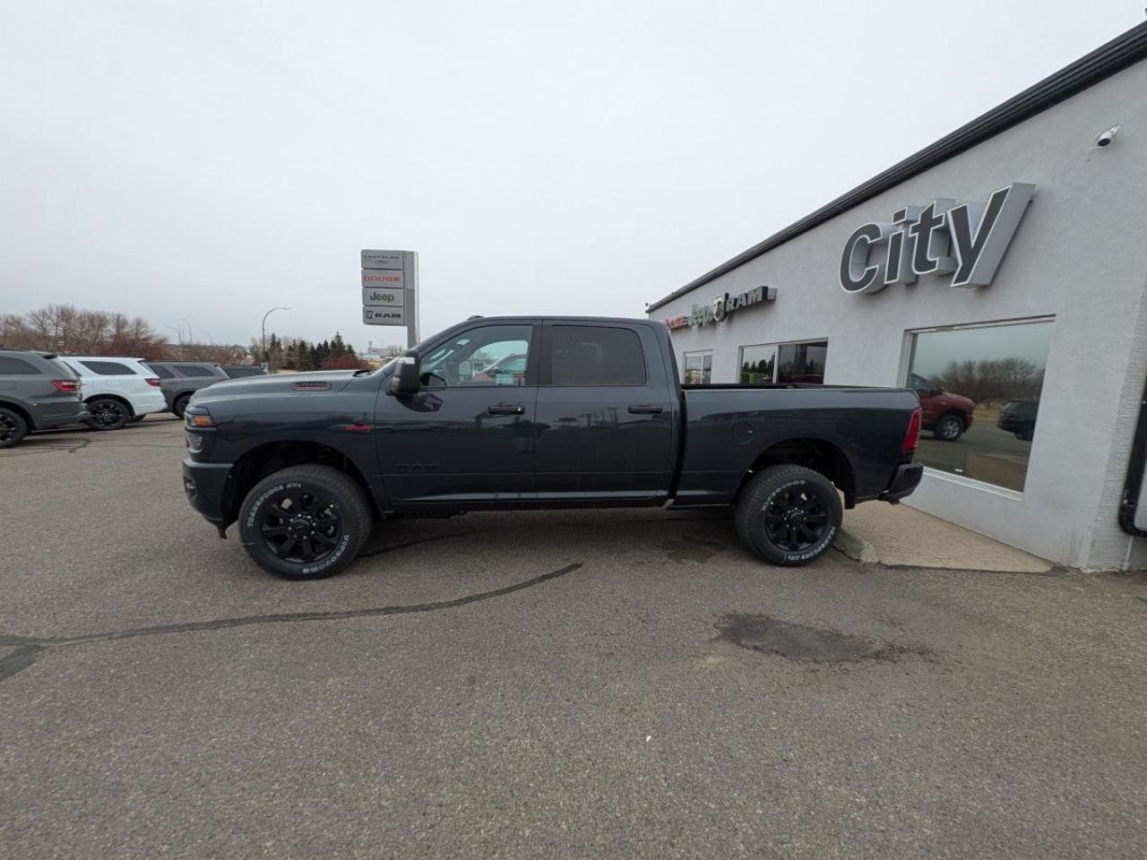 2026 RAM 3500 Big Horn 4x4 Crew Cab 6'4" Box Photo3