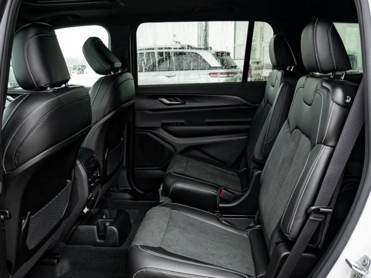 2025 Jeep Grand Cherokee L ALTITUDE Photo