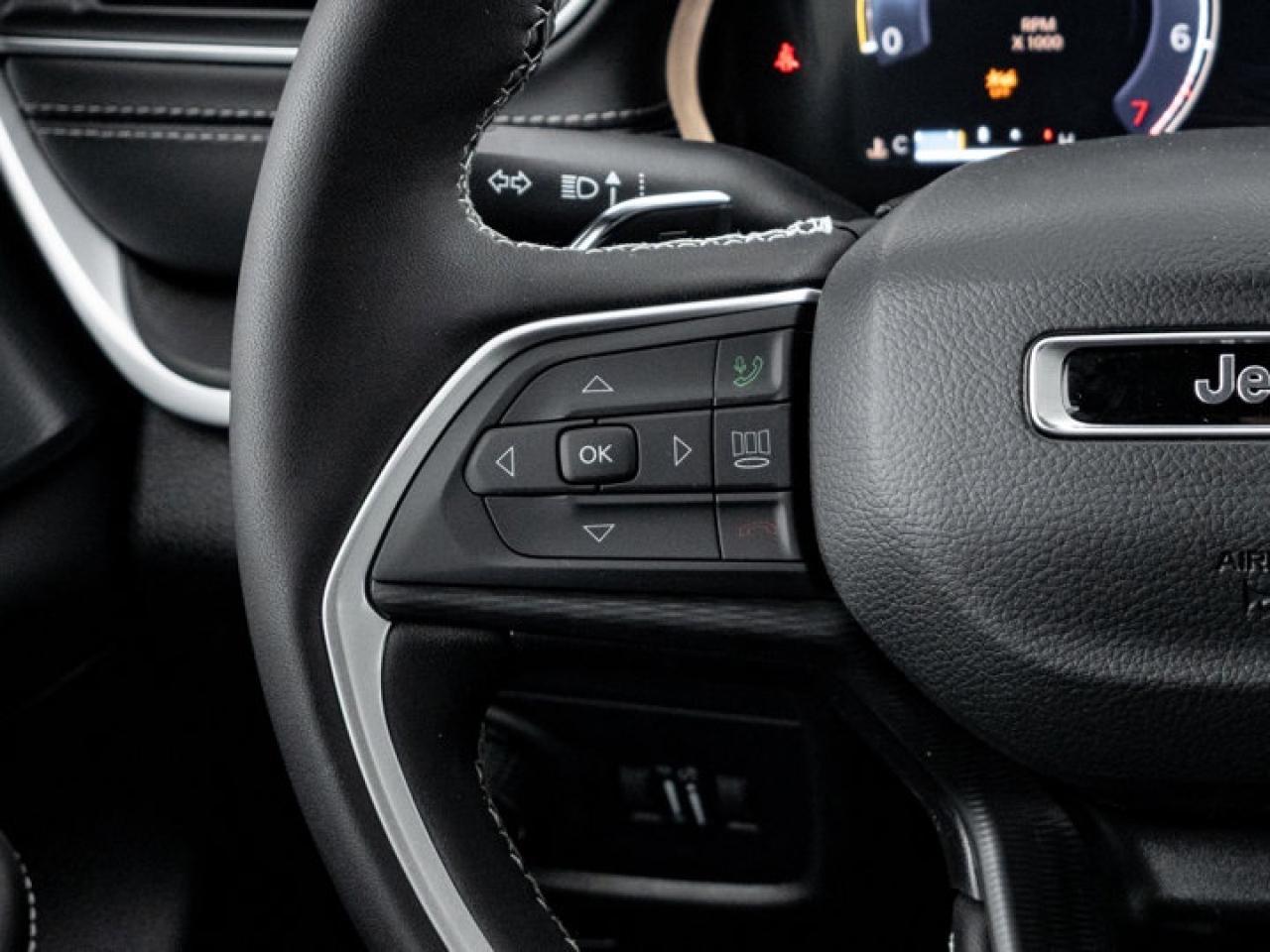 2025 Jeep Grand Cherokee L ALTITUDE Photo