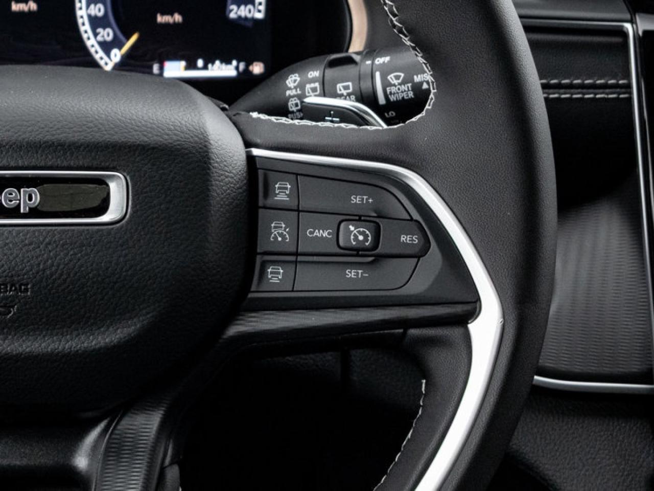 2025 Jeep Grand Cherokee L ALTITUDE Photo