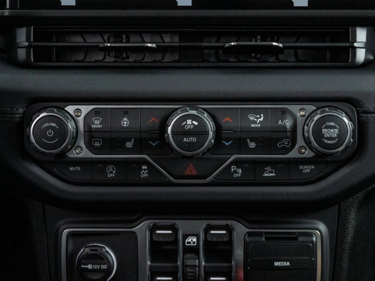 2026 Jeep Wrangler Sahara Photo