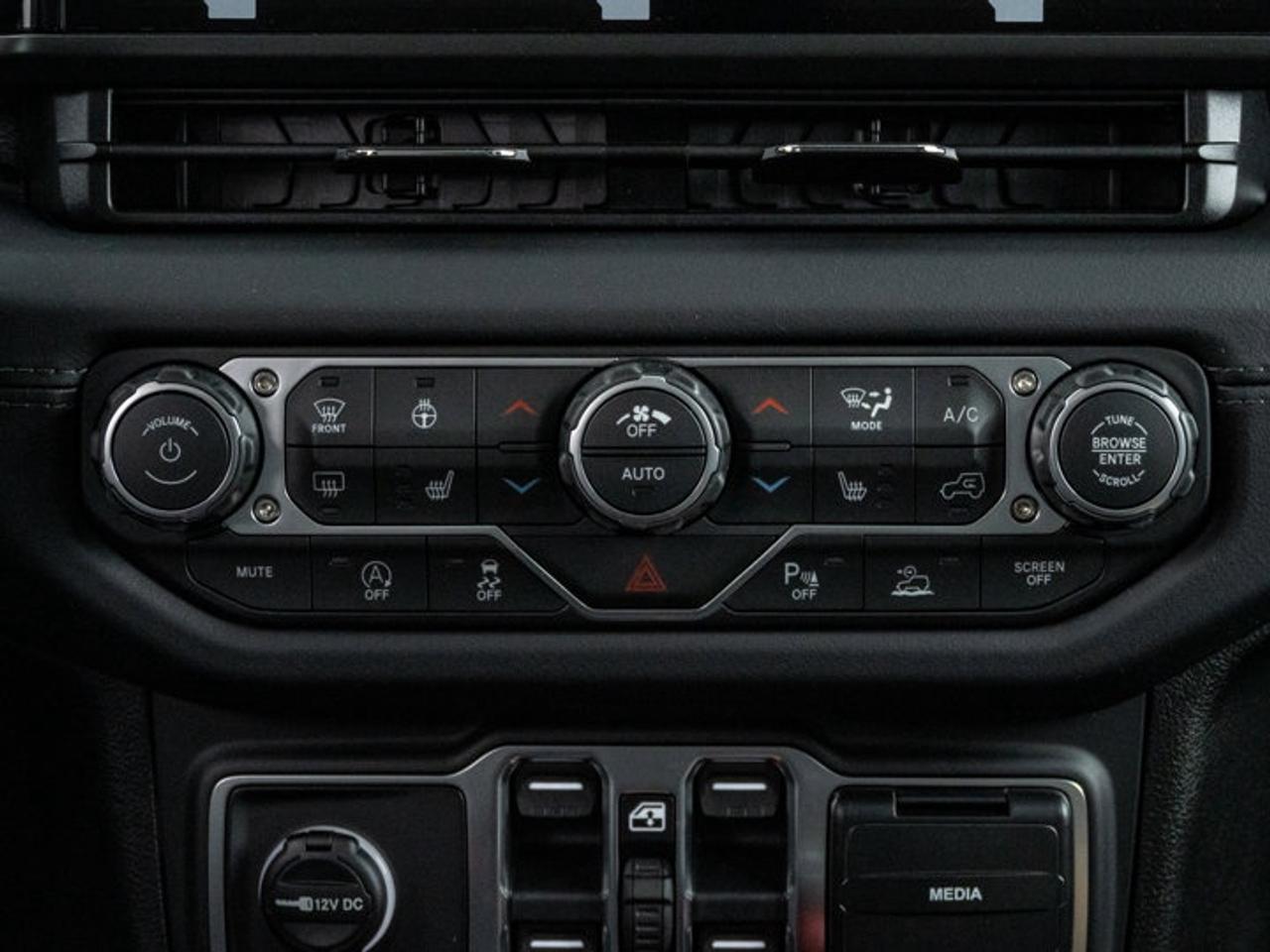 2026 Jeep Wrangler Sahara Photo