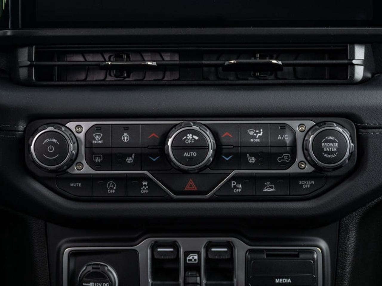 2026 Jeep Wrangler Sahara Photo