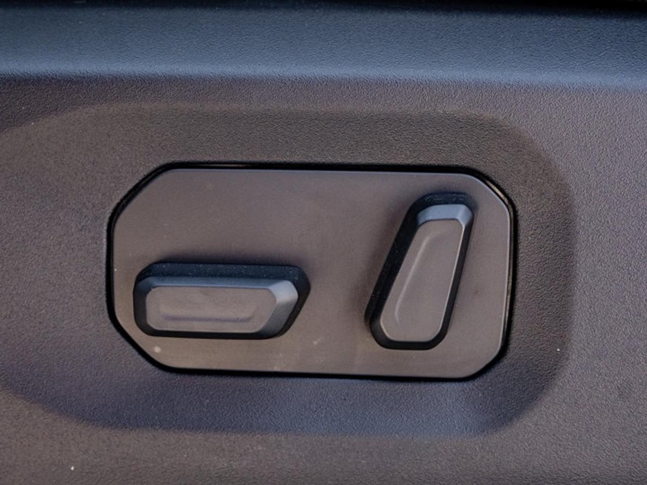 2026 Jeep Wrangler Sahara Photo