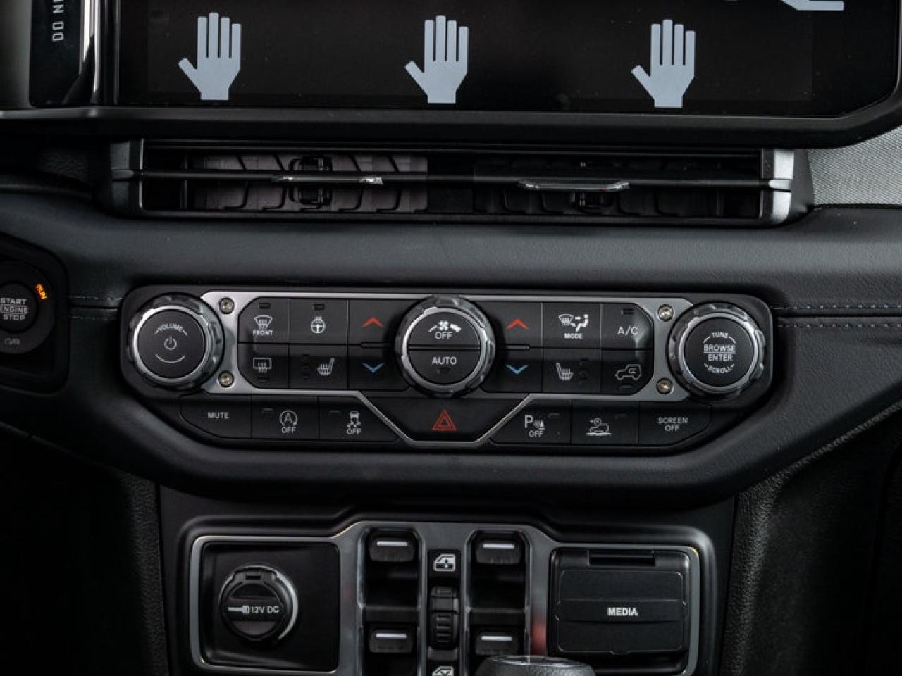 2026 Jeep Wrangler Sahara Photo