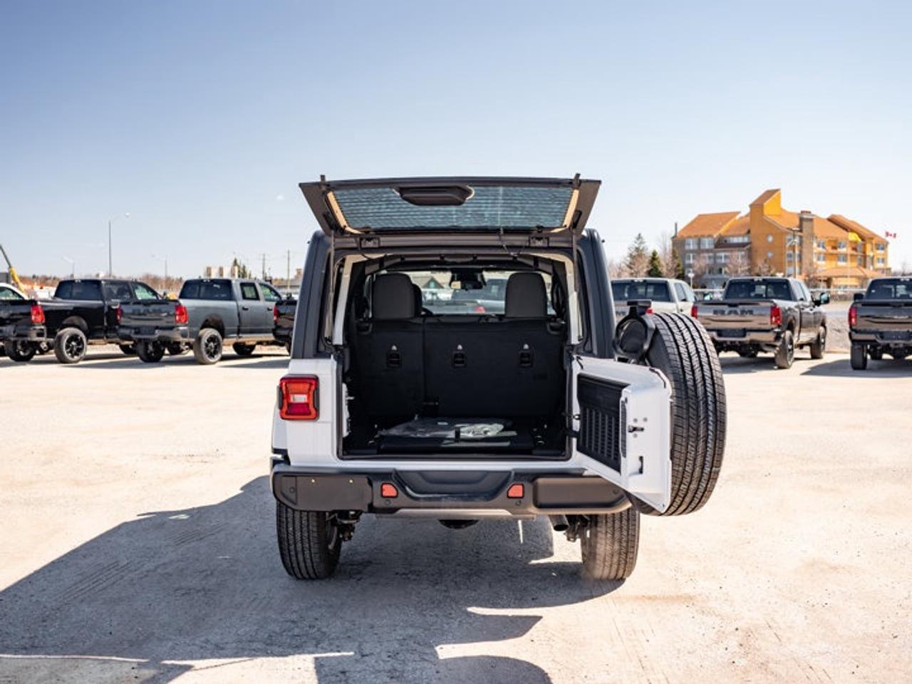 2026 Jeep Wrangler Sahara Photo