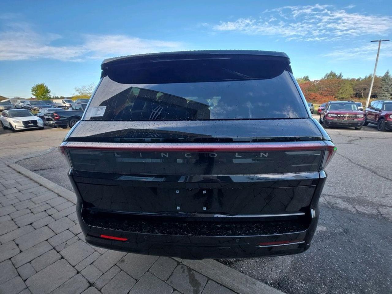 2025 Lincoln Navigator Reserve, Vista Roof, Power Running Boards Photo3