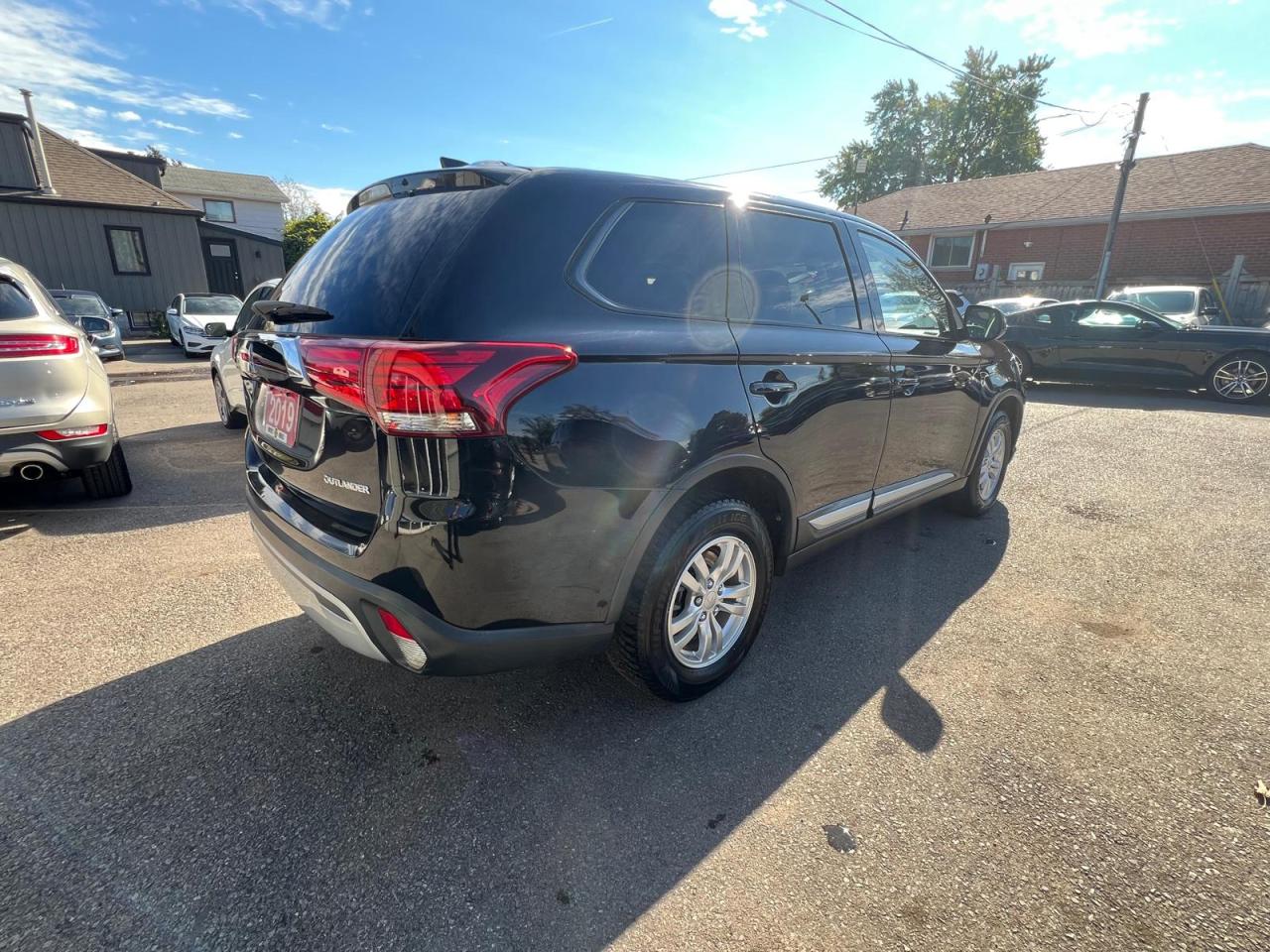 2019 Mitsubishi Outlander ES AWC Photo