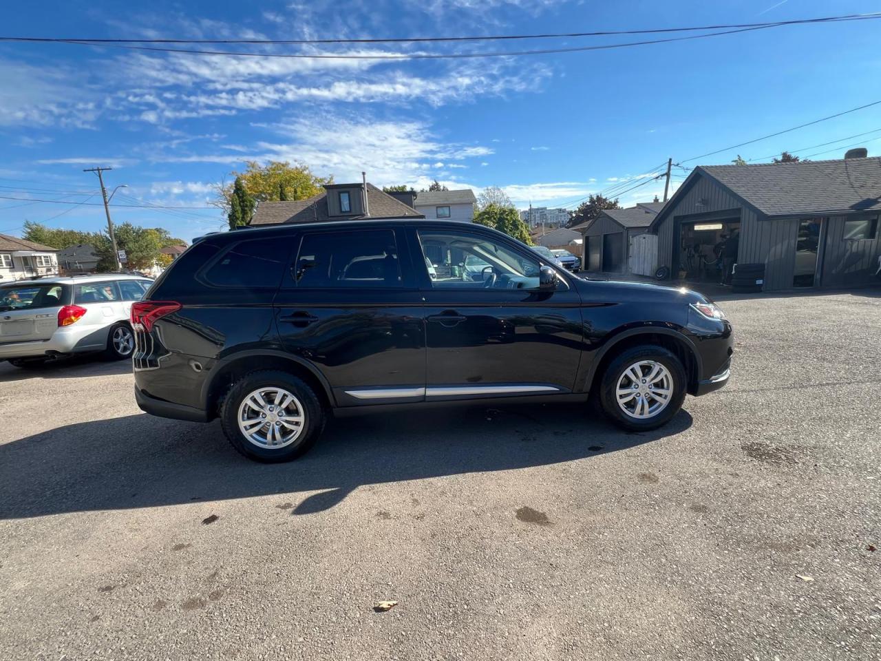 2019 Mitsubishi Outlander ES AWC Photo