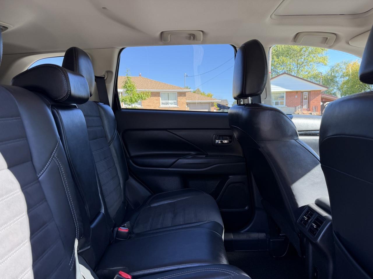 2020 Mitsubishi Outlander SEL S-AWC - Photo #11