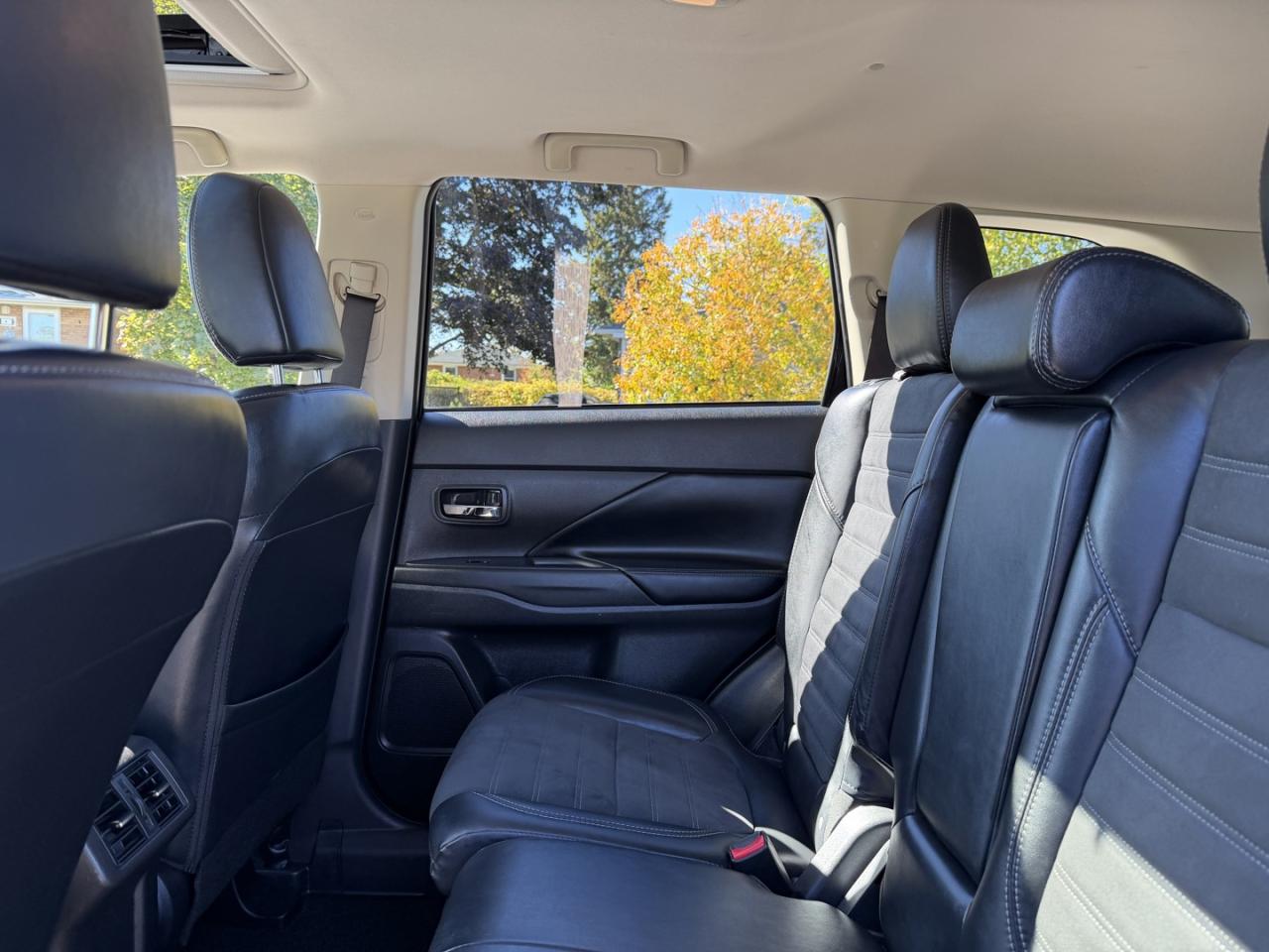 2020 Mitsubishi Outlander SEL S-AWC - Photo #14
