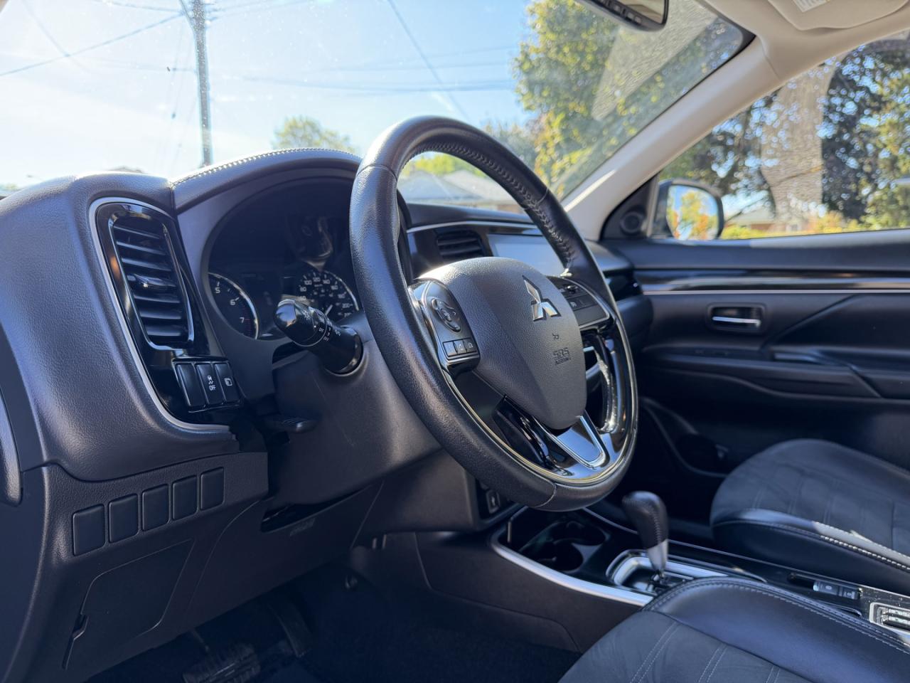 2020 Mitsubishi Outlander SEL S-AWC - Photo #17