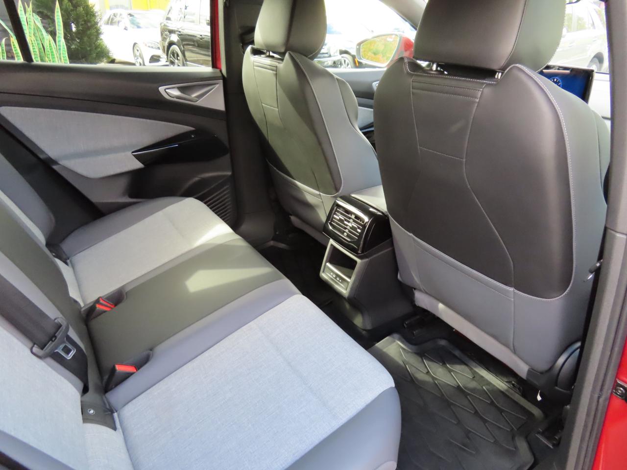 2023 Volkswagen ID.4 Pro AWD w/SK On Battery - Blind Spot Monitor !!! Photo