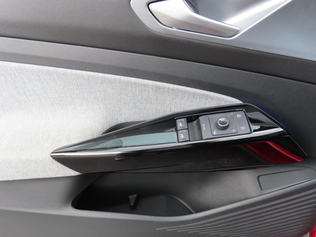 2023 Volkswagen ID.4 Pro AWD w/SK On Battery - Blind Spot Monitor !!! Photo