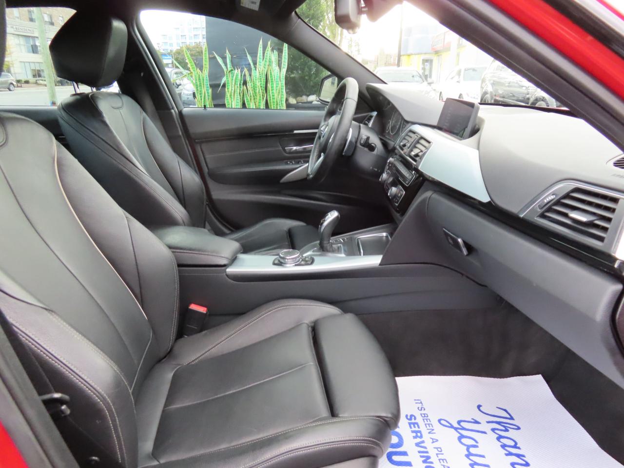 2016 BMW 3 Series 328i XDRIVE - M-SPORT PKG - LEATHER - SUNROOF !!! Photo