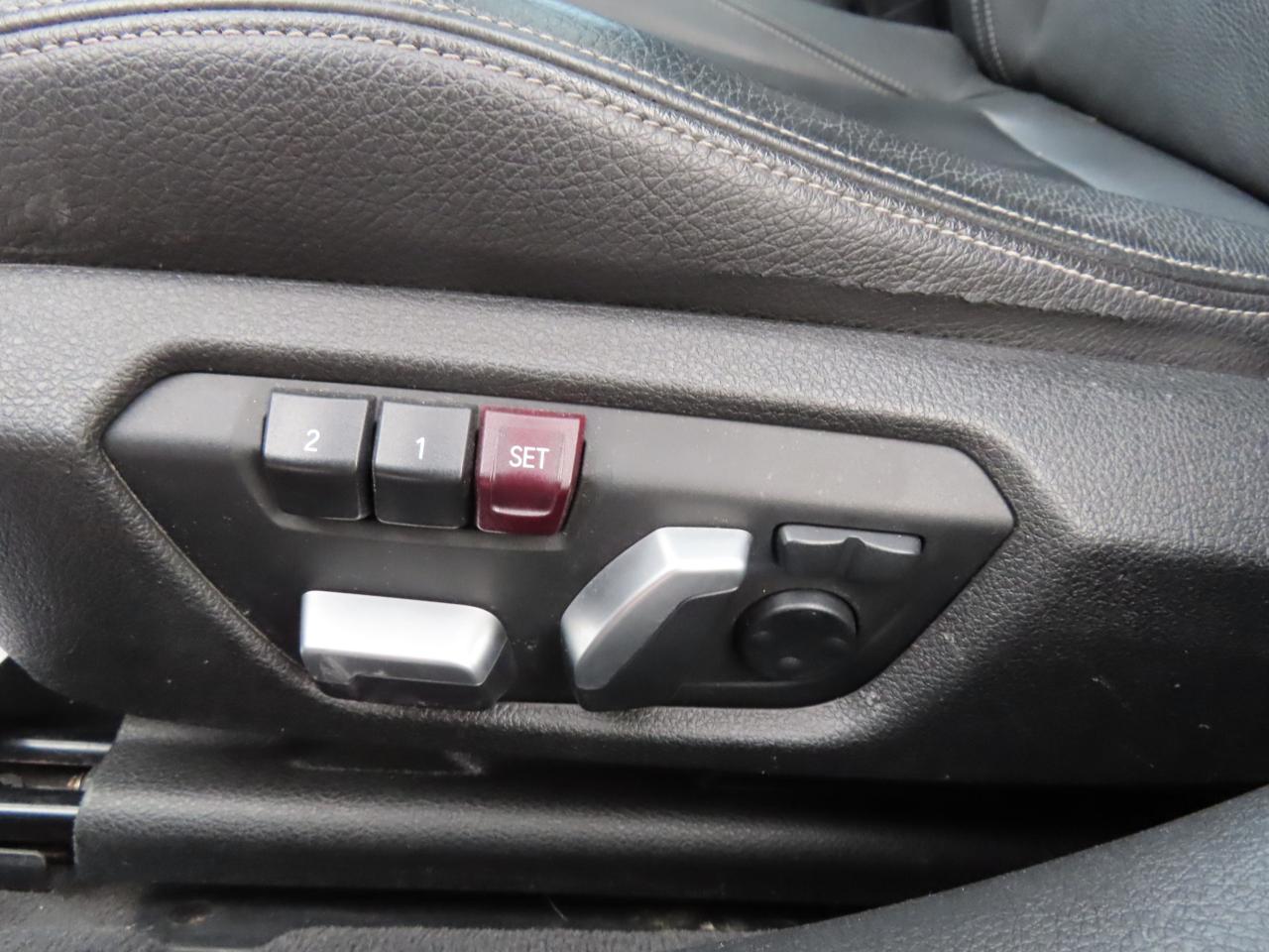 2016 BMW 3 Series 328i XDRIVE - M-SPORT PKG - LEATHER - SUNROOF !!! Photo