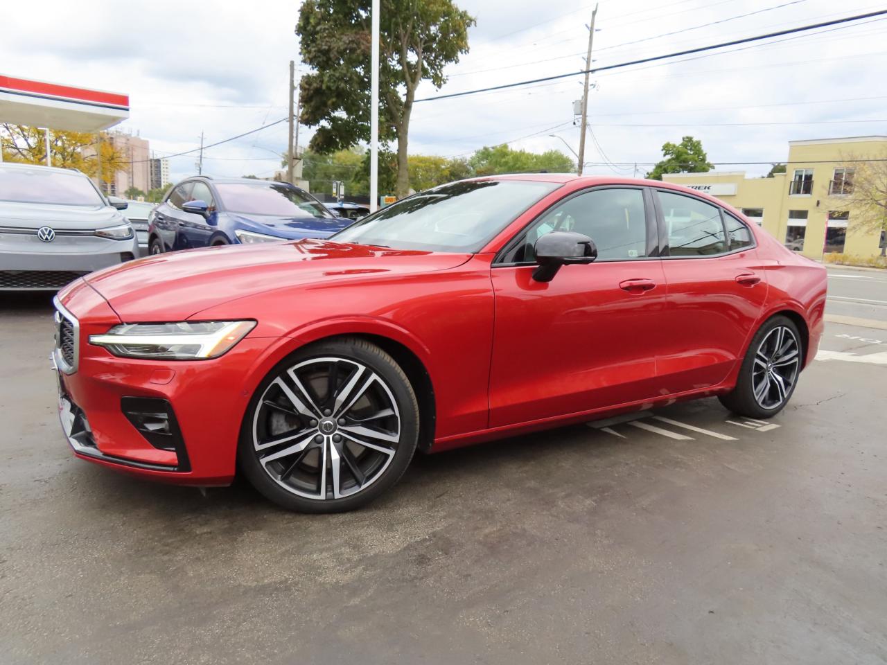 2019 Volvo S60 T6 AWD R-DESIGN - NAVI - LEATHER - SUNROOF !!! Photo