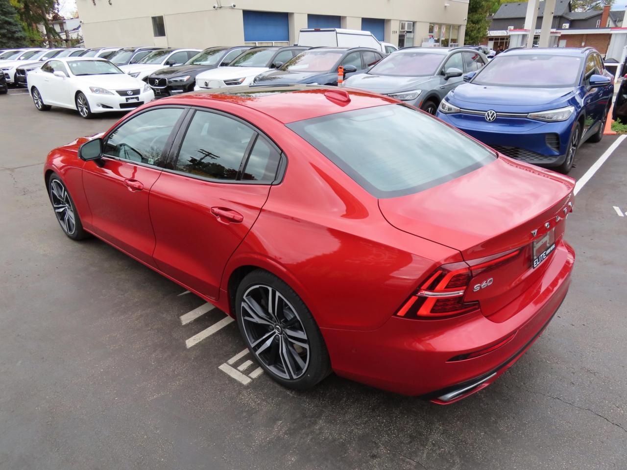 2019 Volvo S60 T6 AWD R-DESIGN - NAVI - LEATHER - SUNROOF !!! Photo