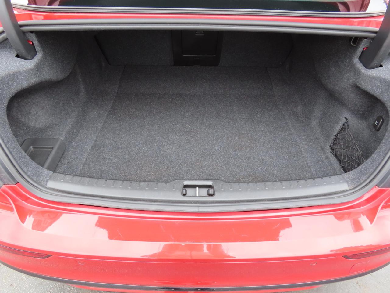 2019 Volvo S60 T6 AWD R-DESIGN - NAVI - LEATHER - SUNROOF !!! Photo