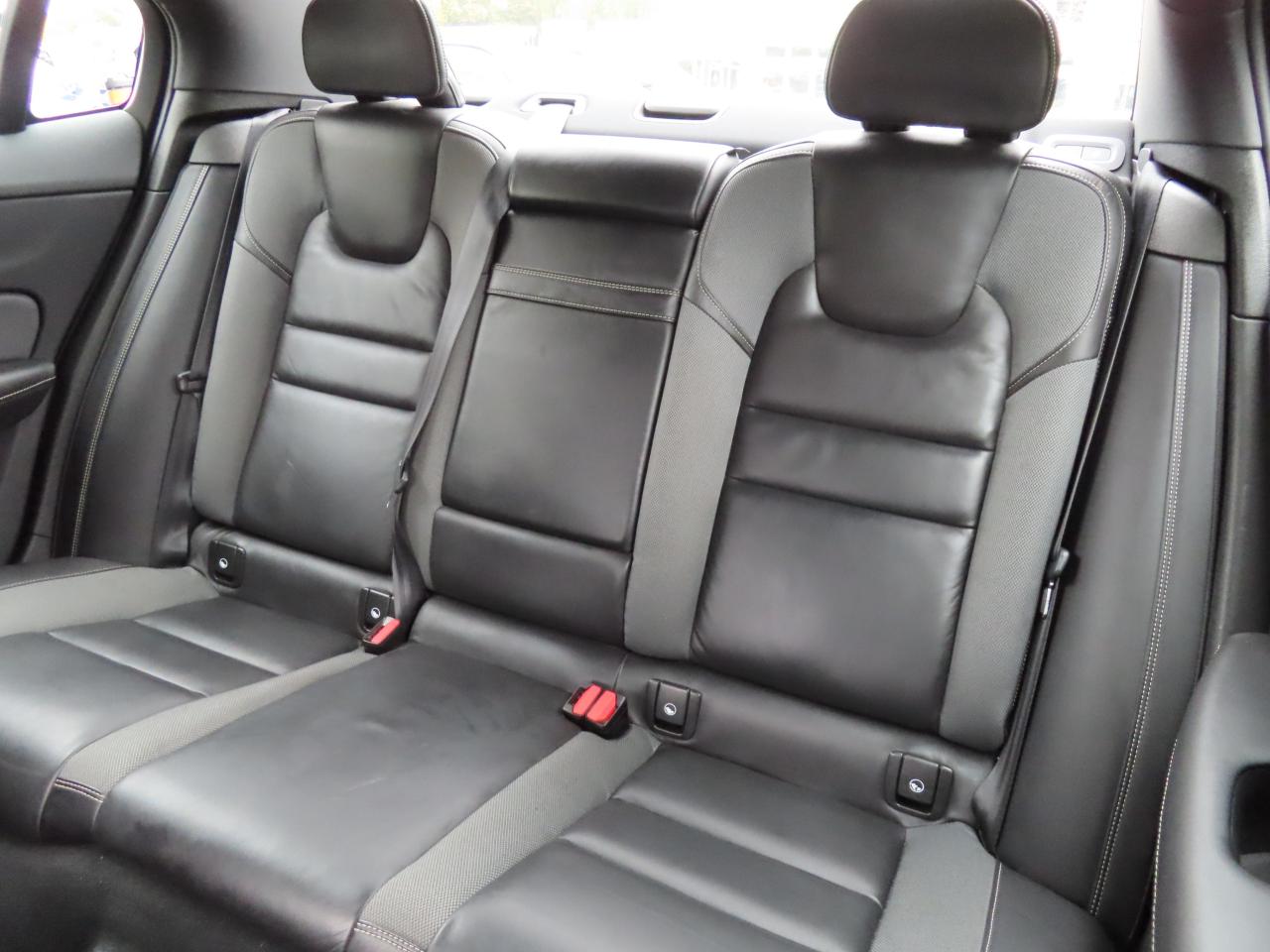 2019 Volvo S60 T6 AWD R-DESIGN - NAVI - LEATHER - SUNROOF !!! Photo