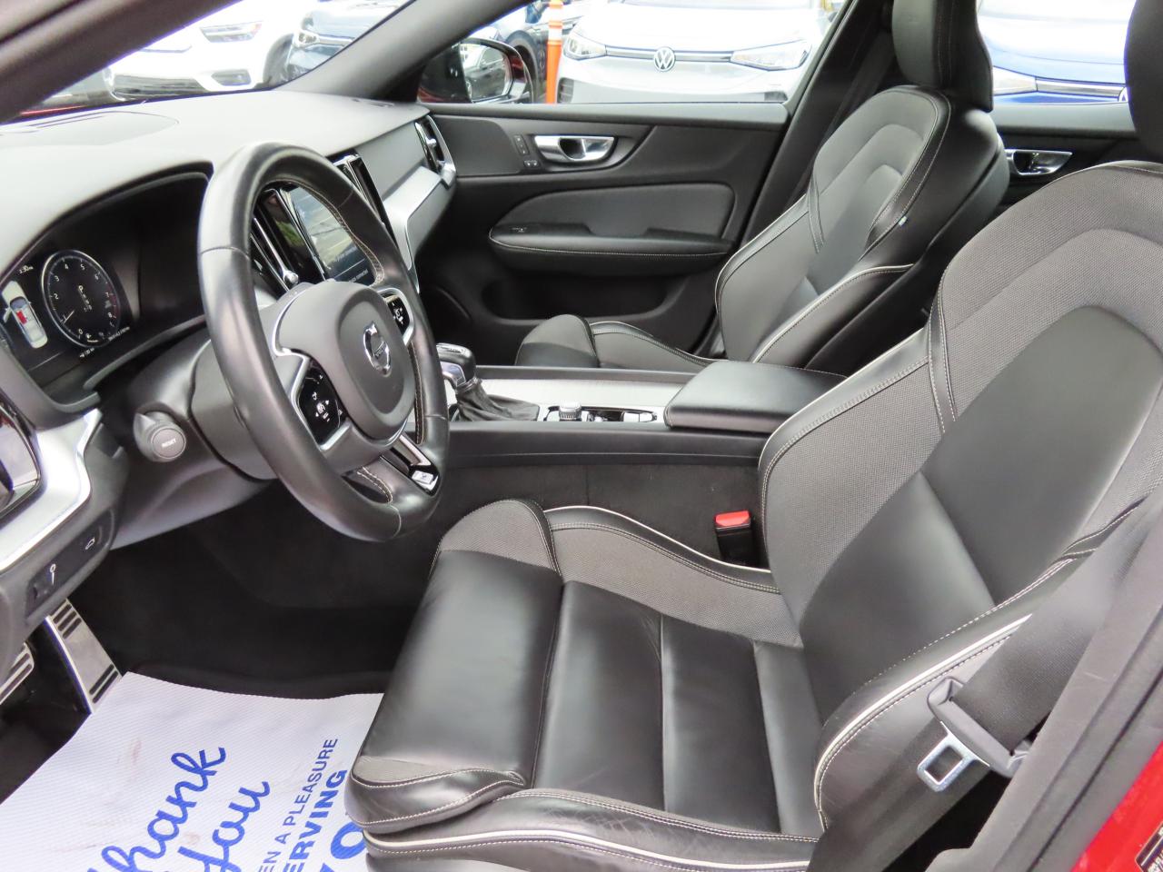 2019 Volvo S60 T6 AWD R-DESIGN - NAVI - LEATHER - SUNROOF !!! Photo