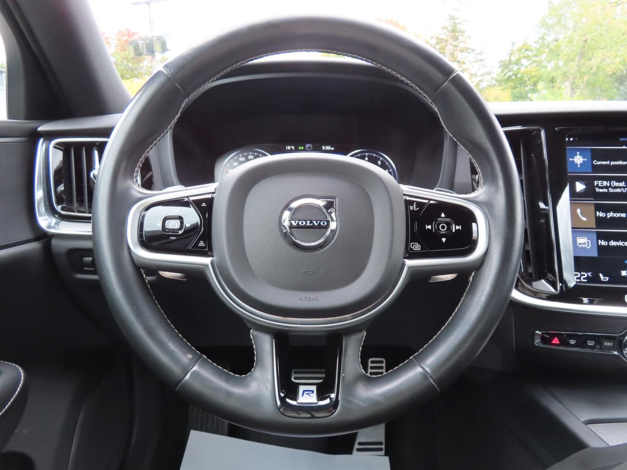 2019 Volvo S60 T6 AWD R-DESIGN - NAVI - LEATHER - SUNROOF !!! Photo