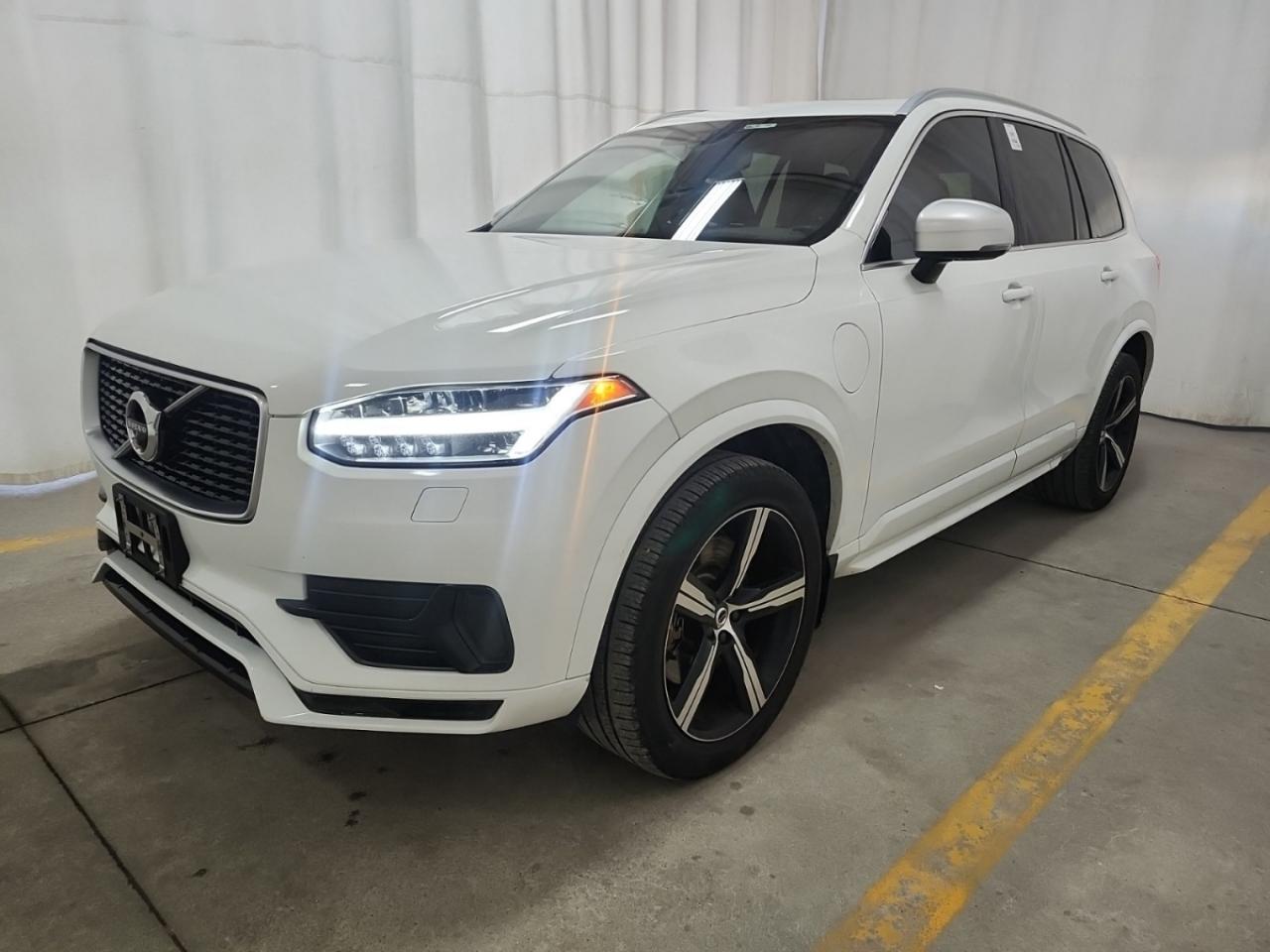 Used 2016 Volvo XC90 T8 R-DESIGN HYBRID AWD - LEATHER - SUNROOF !!! for sale in Burlington, ON