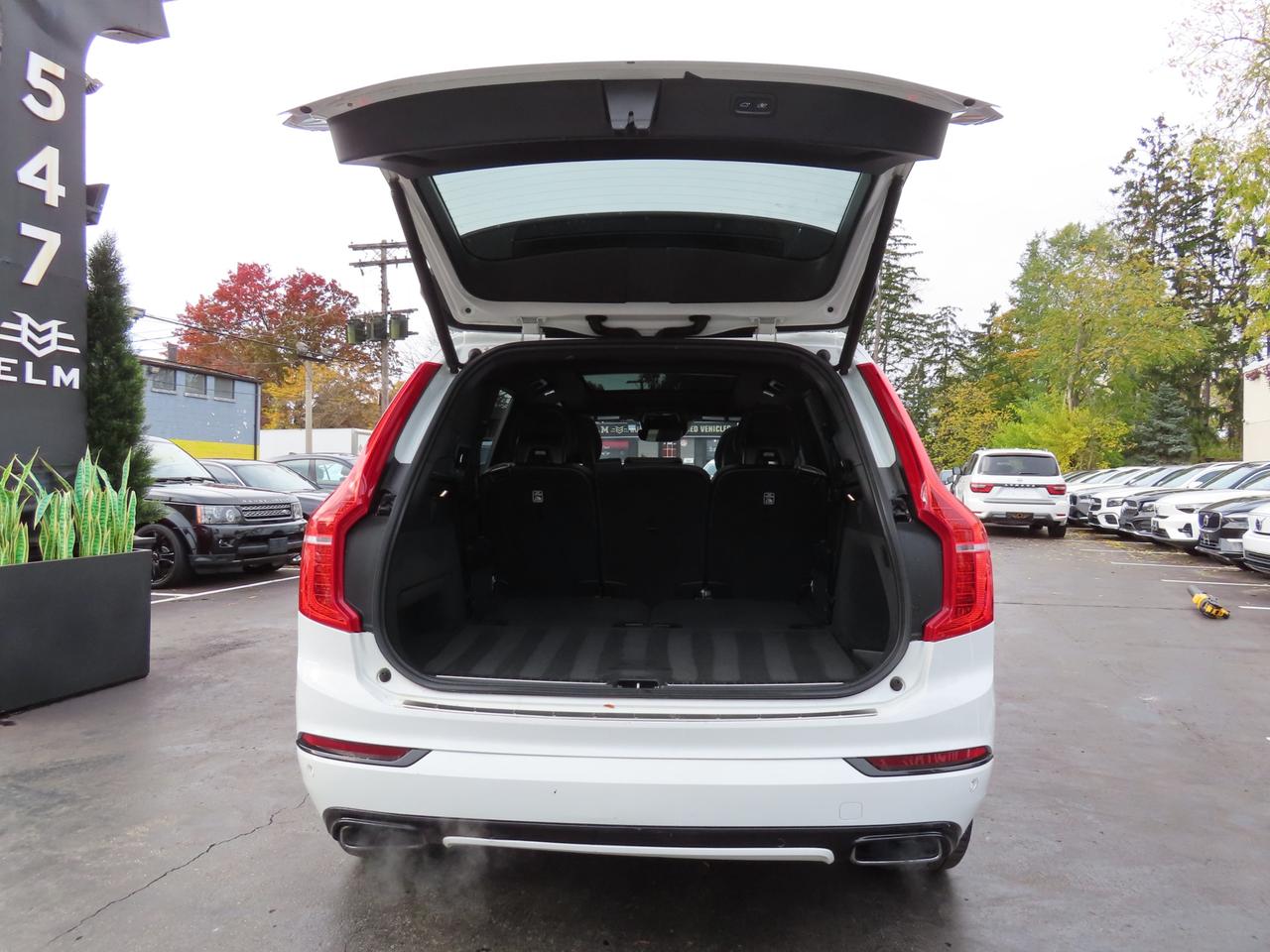 2016 Volvo XC90 T8 R-DESIGN HYBRID AWD - LEATHER - SUNROOF !!! Photo