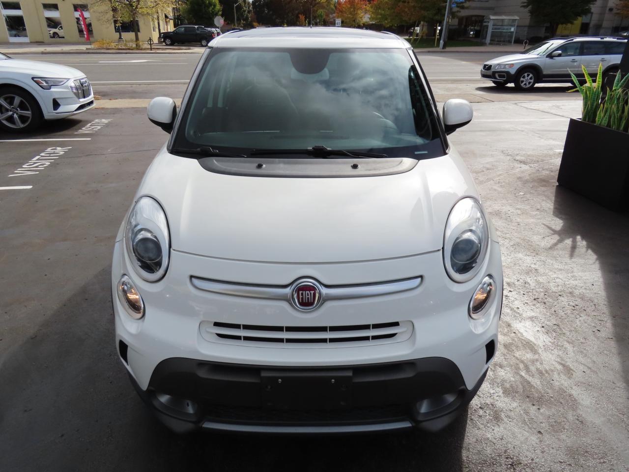2014 Fiat 500 L Trekking - Panoramic Roof - Heated Seats !!! Photo2