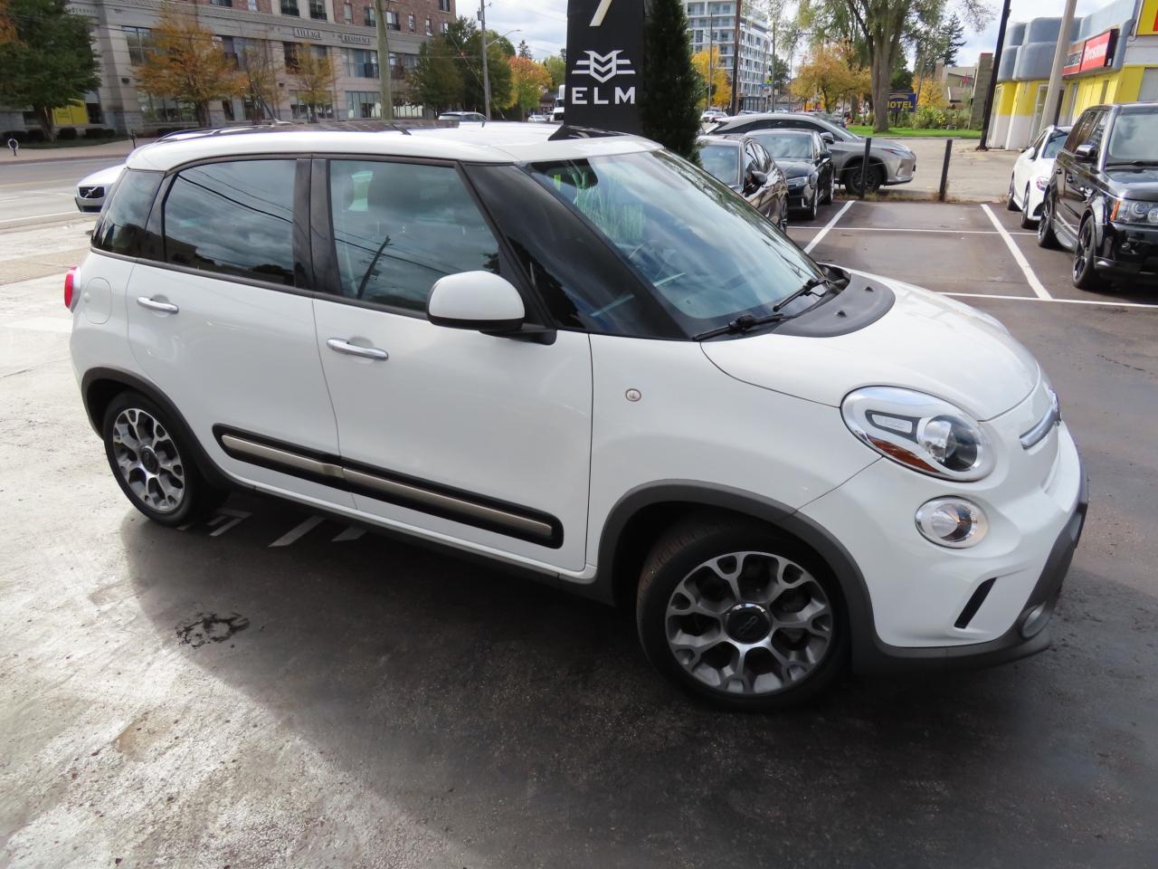 2014 Fiat 500 L Trekking - Panoramic Roof - Heated Seats !!! Photo