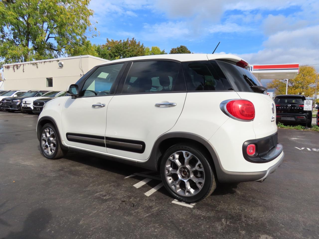 2014 Fiat 500 L Trekking - Panoramic Roof - Heated Seats !!! Photo