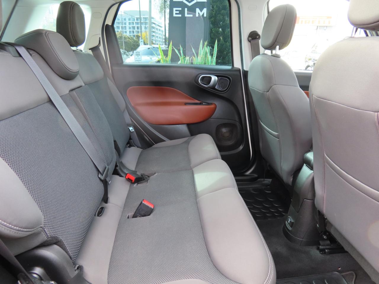 2014 Fiat 500 L Trekking - Panoramic Roof - Heated Seats !!! Photo