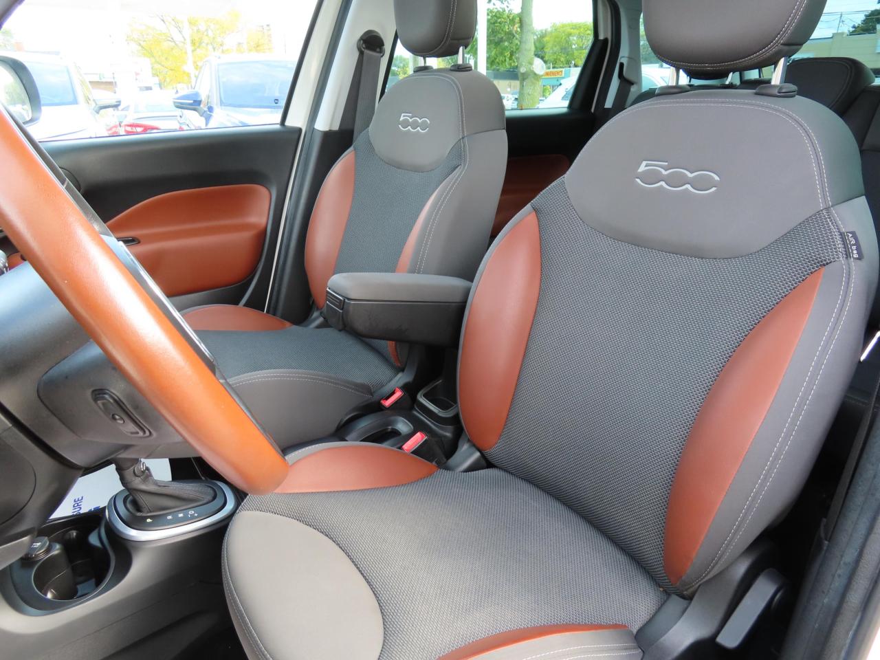 2014 Fiat 500 L Trekking - Panoramic Roof - Heated Seats !!! Photo