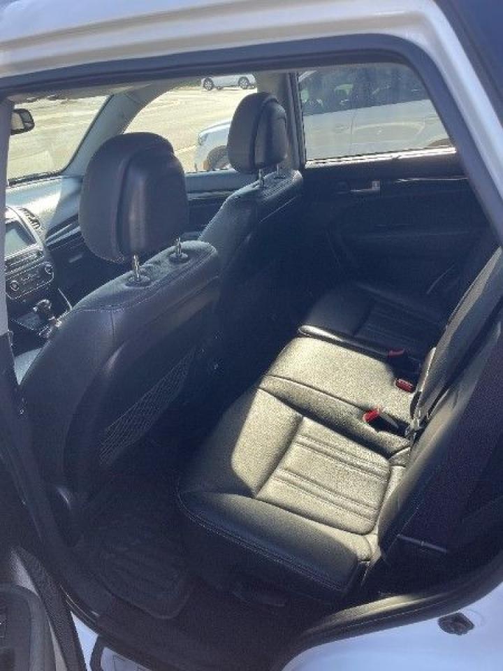 2013 Hyundai Santa Fe AWD 4DR 3.3L AUTO XL LUXURY - Photo #16