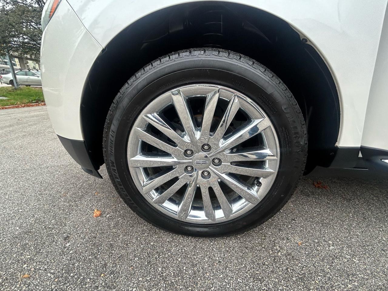 2011 Lincoln MKX  - Photo #12