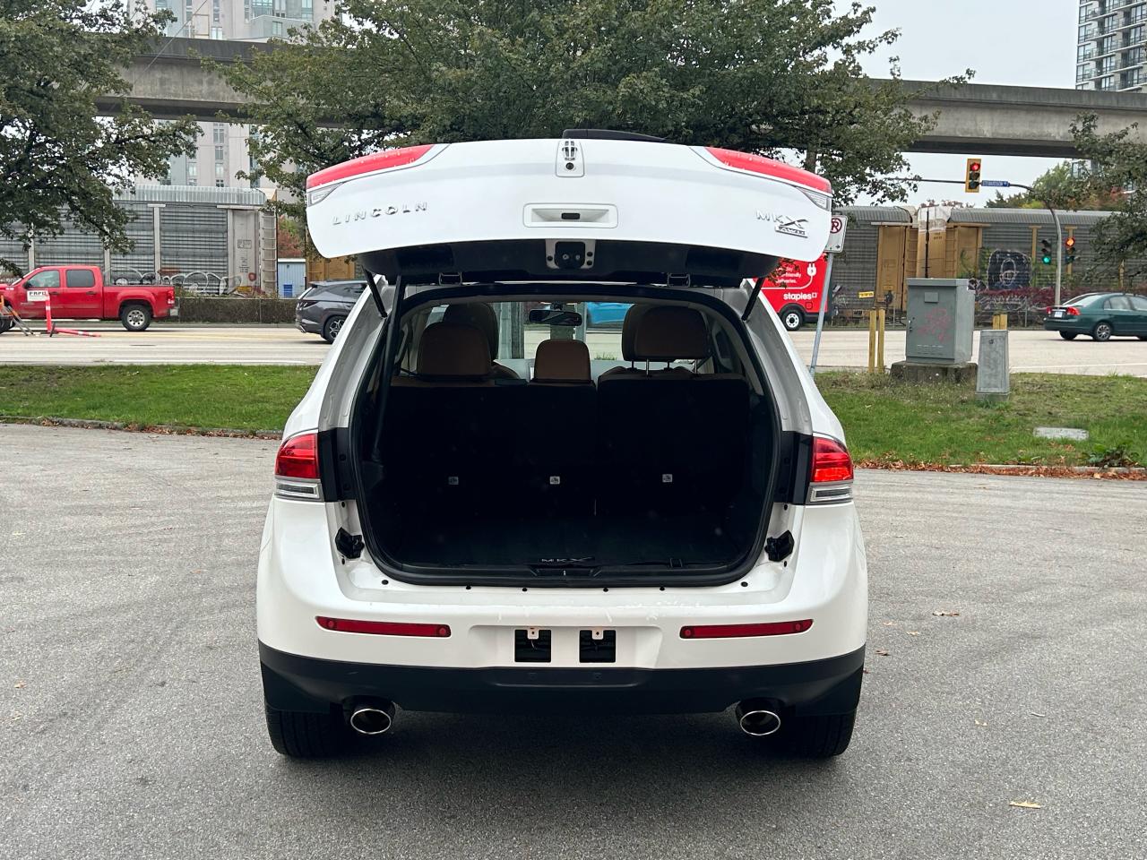 2011 Lincoln MKX  - Photo #8