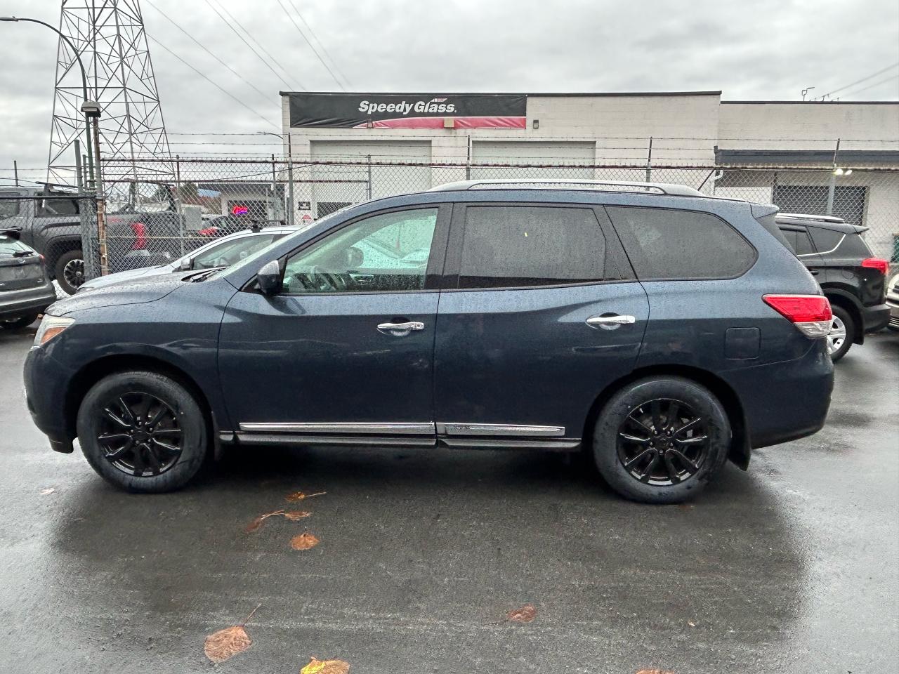 2015 Nissan Pathfinder SL - Photo #2