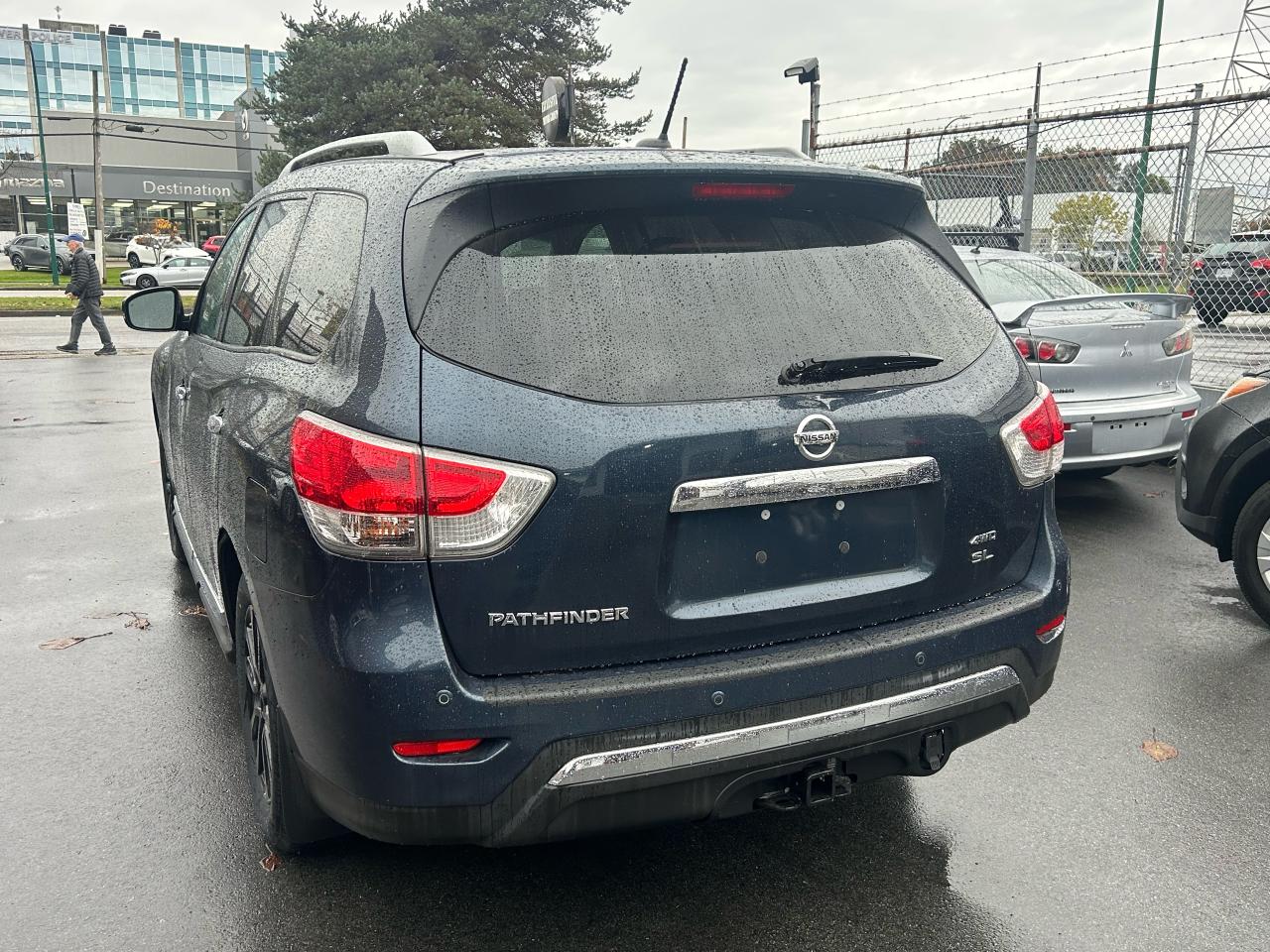 2015 Nissan Pathfinder SL - Photo #3