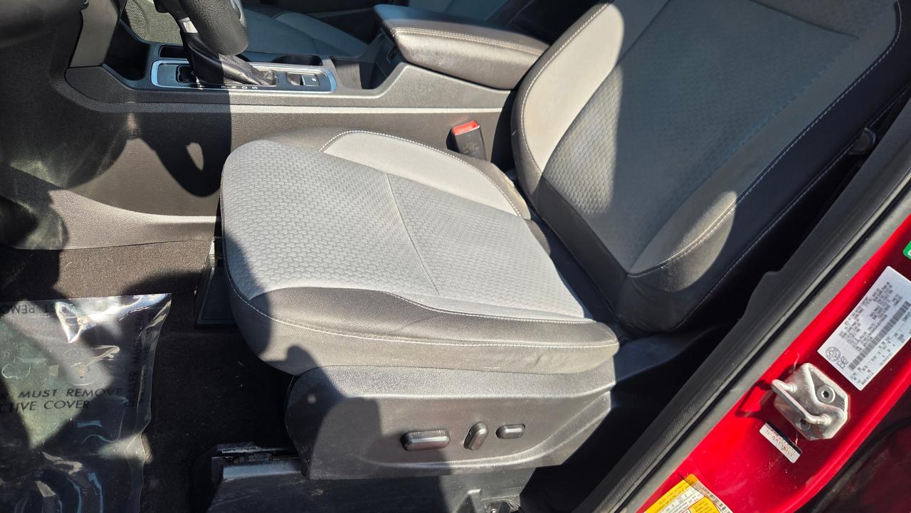 2017 Ford Escape 4WD 4dr SE 2.0L w/Navi - Photo #12