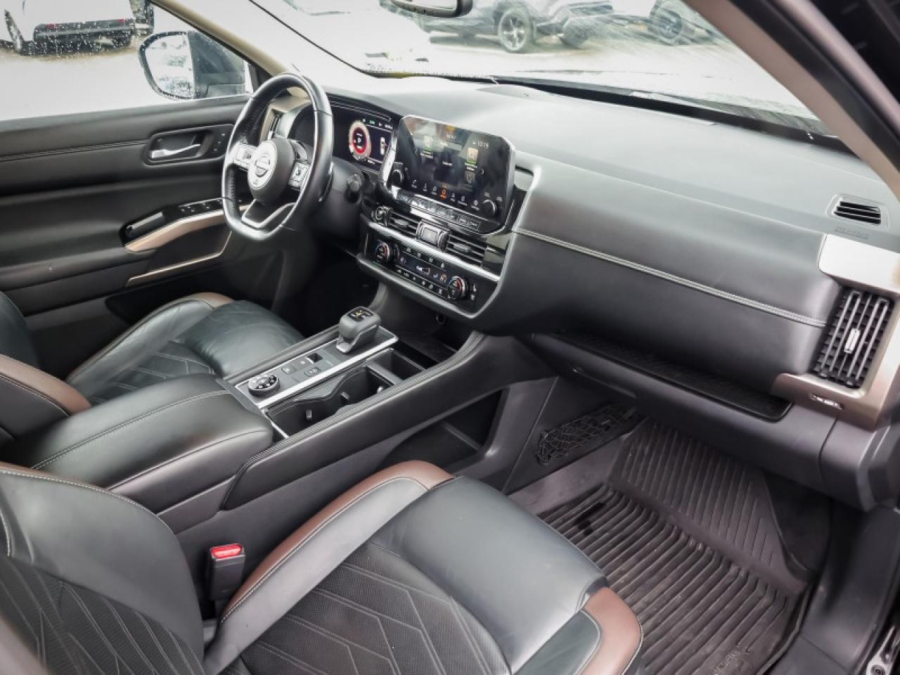 2022 Nissan Pathfinder Platinum  - Cooled Seats - $291 B/W Photo