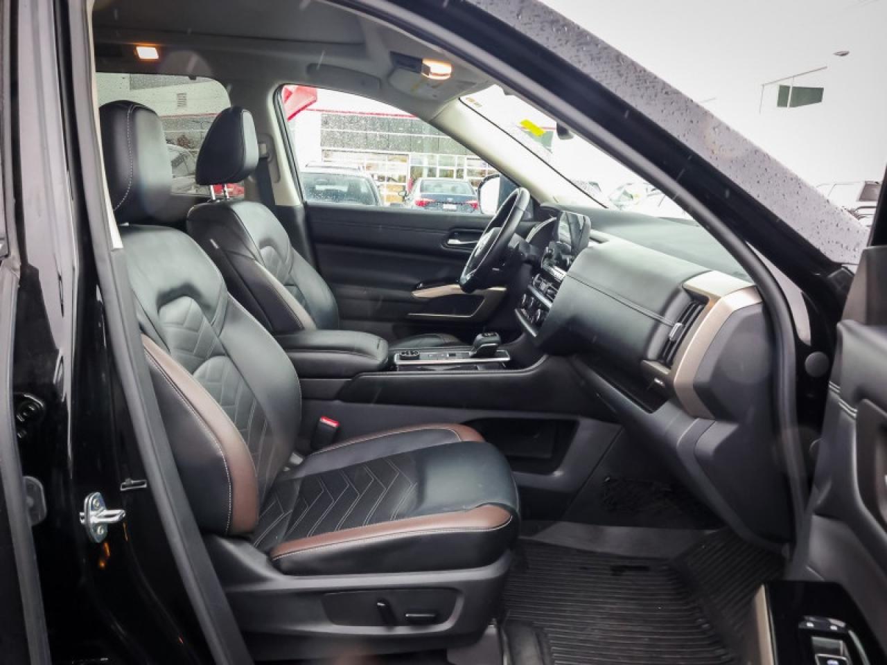 2022 Nissan Pathfinder Platinum  - Cooled Seats - $291 B/W Photo