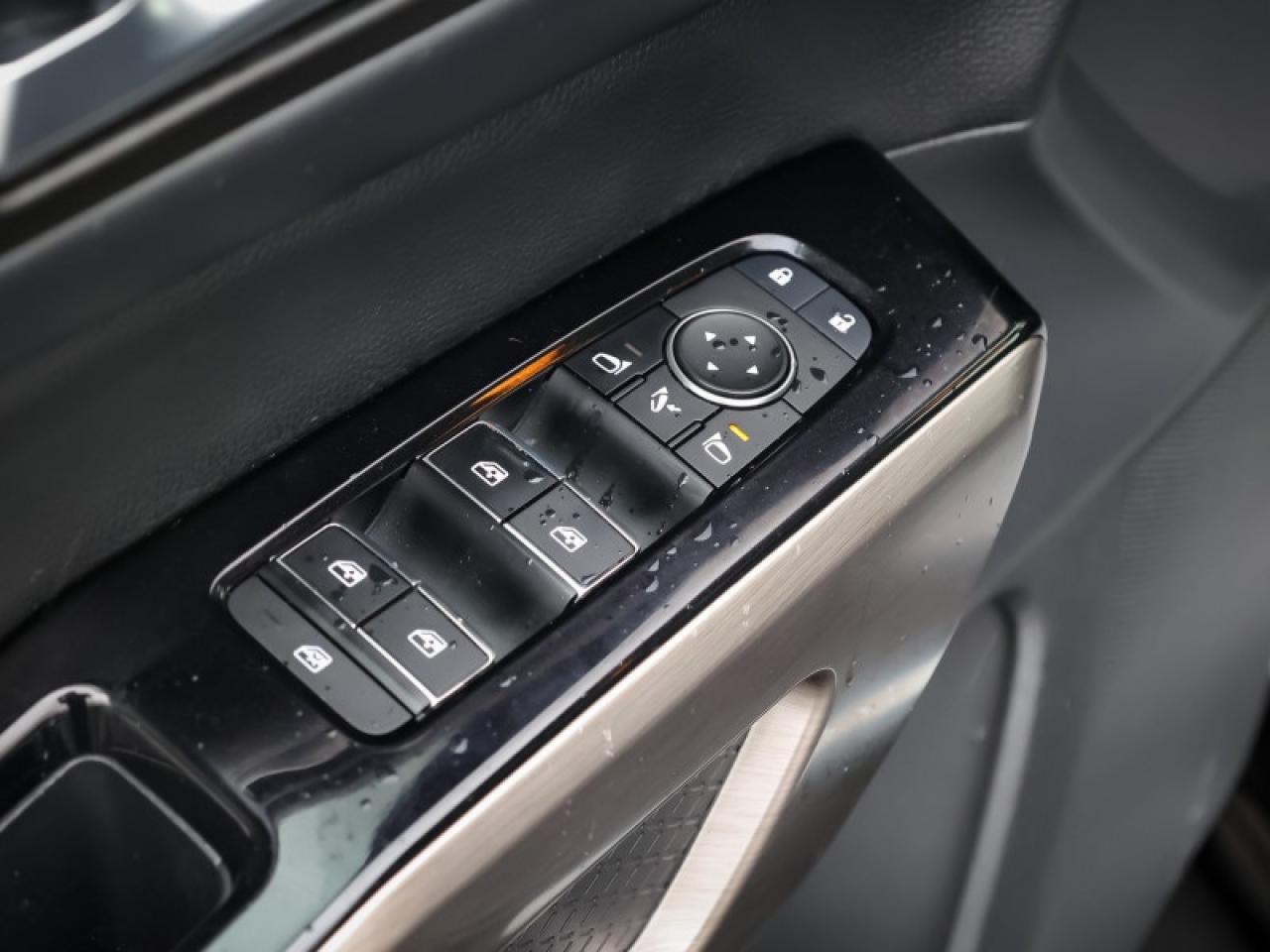 2022 Nissan Pathfinder Platinum  - Cooled Seats - $291 B/W Photo