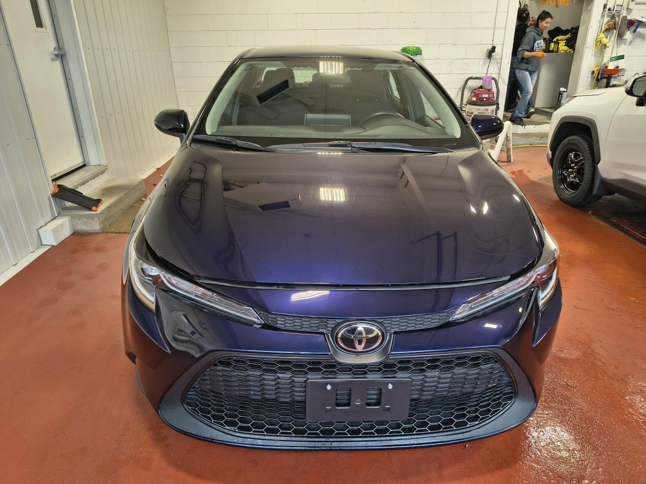 2020 Toyota Corolla LE Photo0