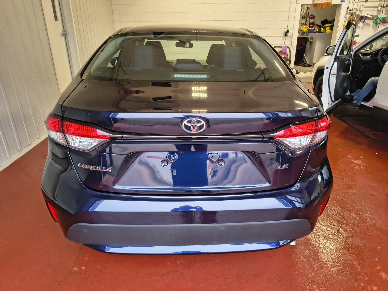 2020 Toyota Corolla LE Photo0