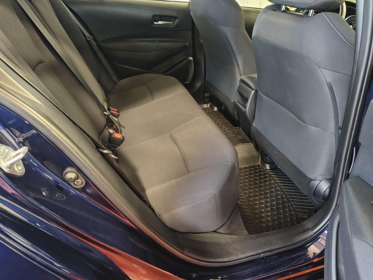 2020 Toyota Corolla LE Photo0