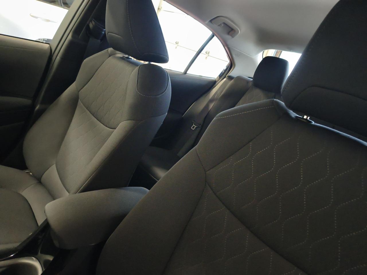 2020 Toyota Corolla LE Photo0