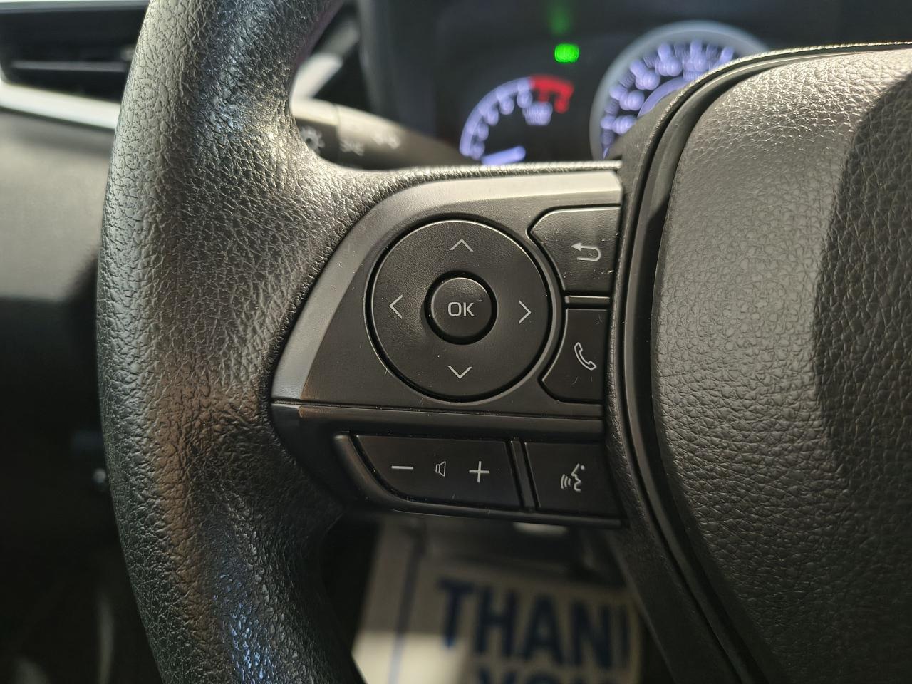 2020 Toyota Corolla LE Photo0